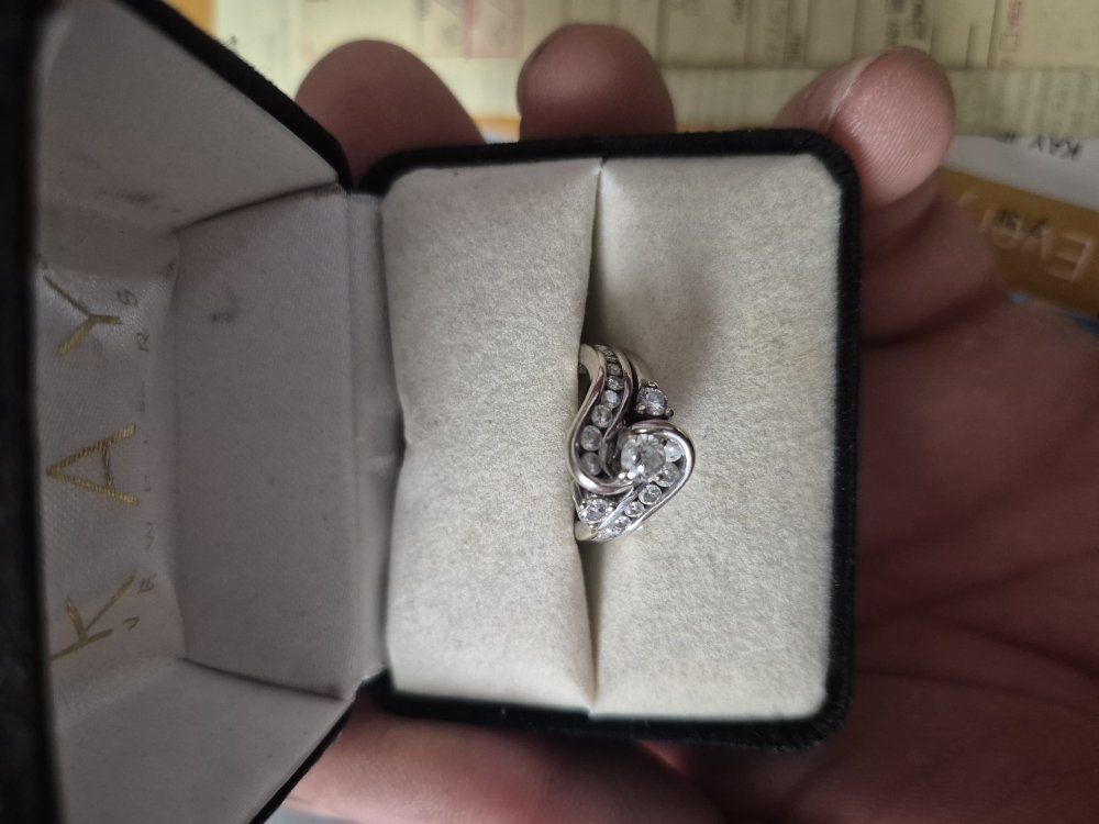 white gold wedding ring