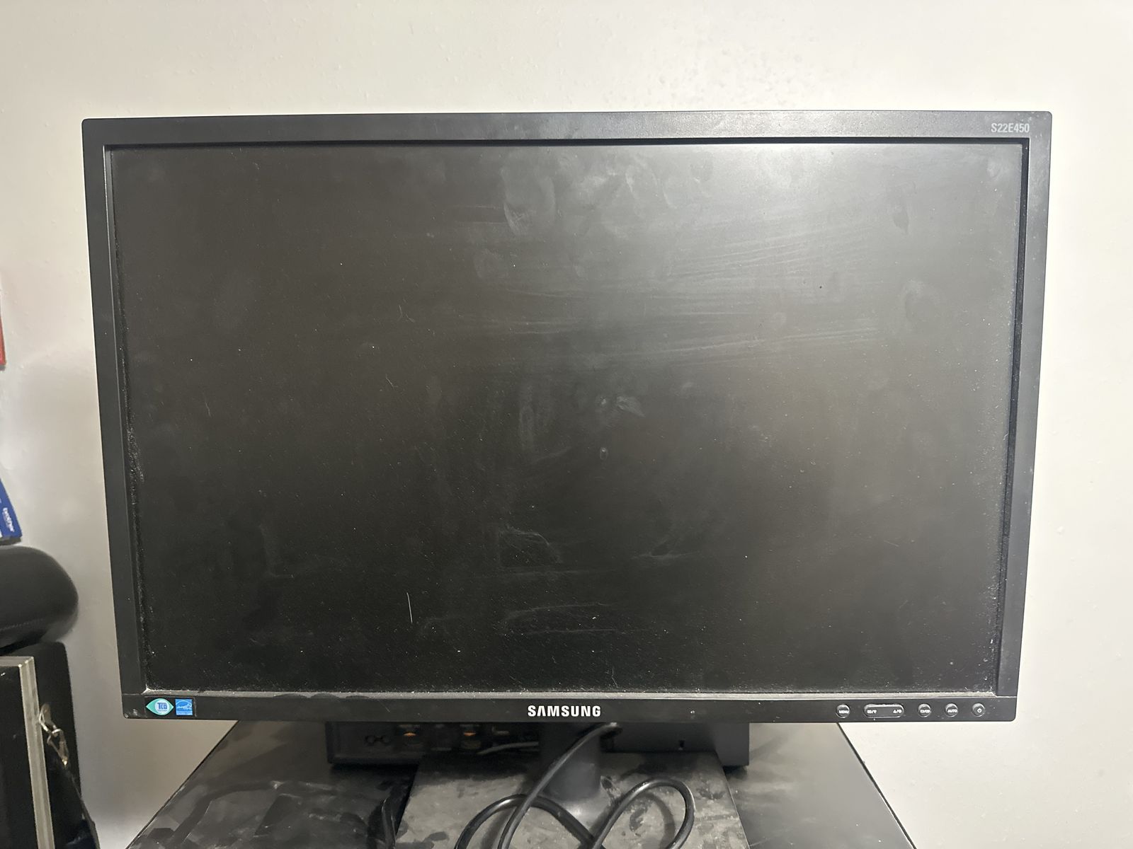 Samsung S22E450BW 22" Widescreen LED LCD Monitor with Stand