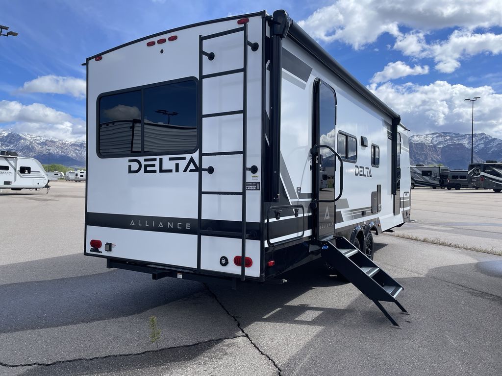 Main image 3