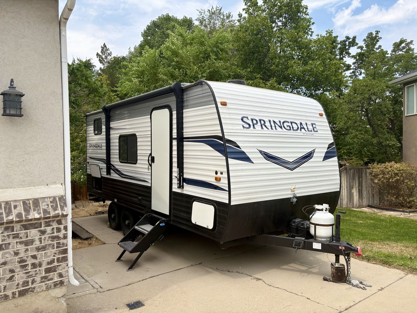 2022 Keystone Springdale Mini 2010BH – Solar, Double Bunks + Queen, Towable by Mid-Size SUV