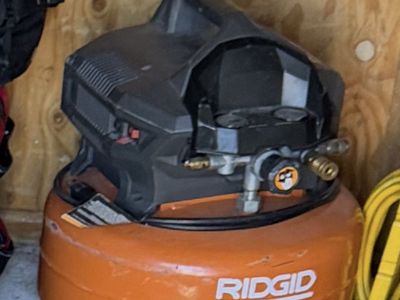 RIDGID 6 Gallon 150 PSI Portable Electric Pancake Air Compressor