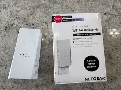 Netgear Nighthawk AC1900 WiFi Range Extender (EX6400/EX7000) – Boost Signal, No Dead Zones