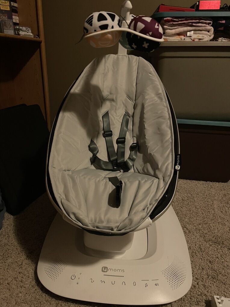 Baby swing MamaRoo Multi-Motion
