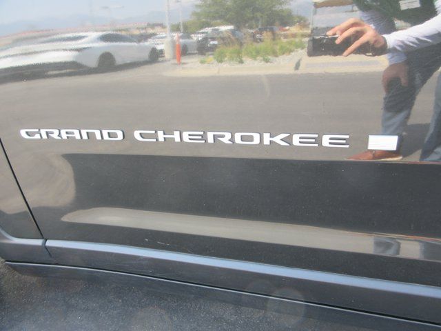 Main image 3