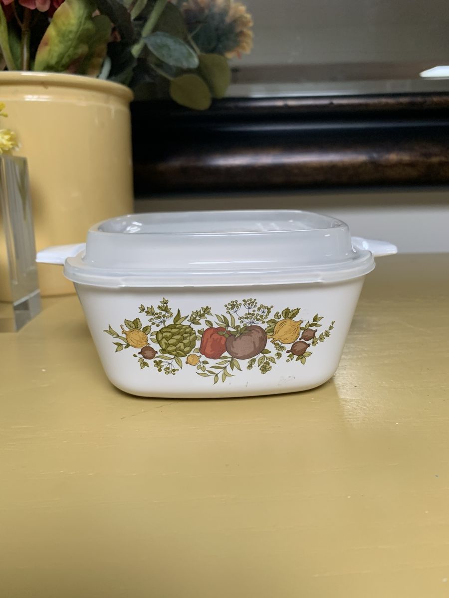 Vintage Corning Ware Storage  Dish W/Plastic Lid