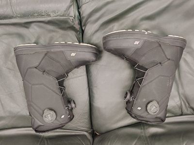 K2 Men's Snowboard Boots - Black with BOA Lacing System and Endo Construction size 7 men's.