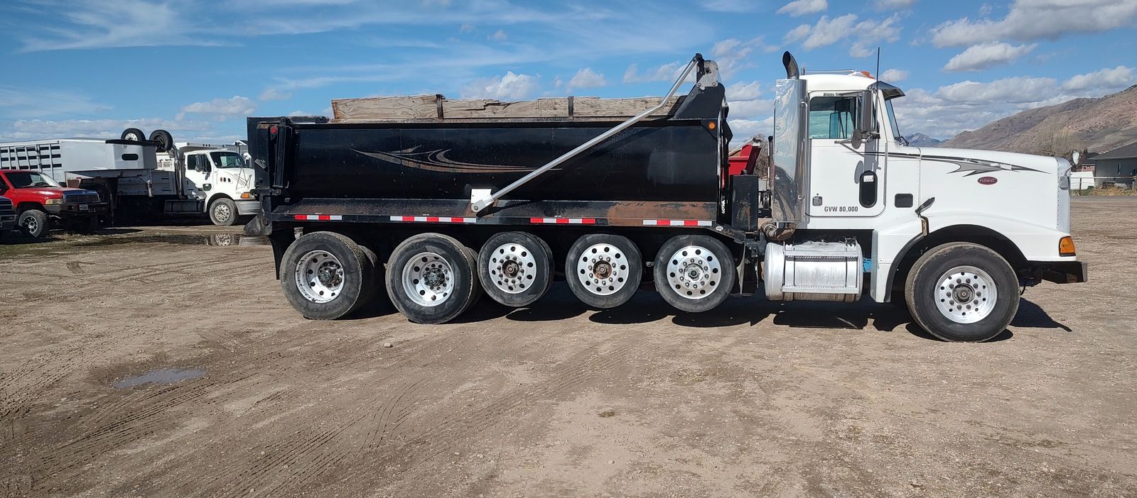 1995 Peterbilt 377 Dump Truck