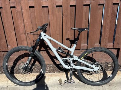 YT Capra MK3 MX - DH drivetrain Size Large