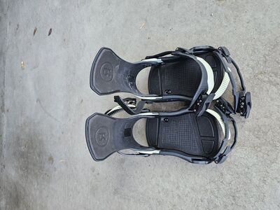 Small Ride C6 Snowboard Bindings