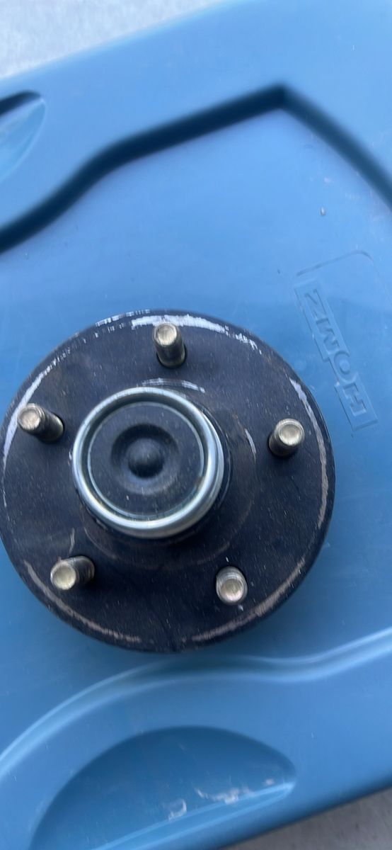 Trailer hub