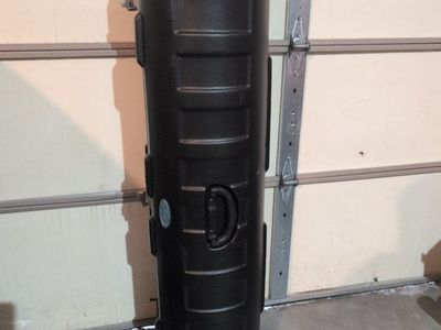 SKB rolling locking hard case for golf clubs