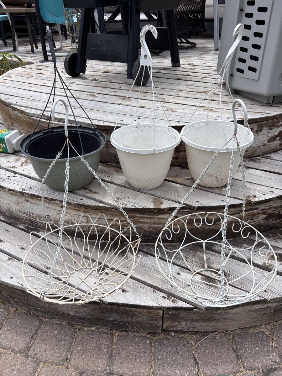 Assorted Hanging Baskets/Planter Pots $5 each