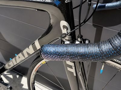 Giant TCR Advanced SL 2 Carbon Road Bike – Flagship Advanced SL Frame – Ultegra 11-Speed