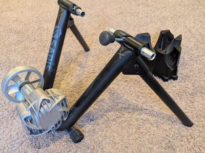 Bike Trainer (Saris Fluid2)