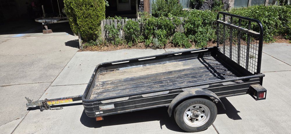 2004 Snowbear Utility Trailer 5x8