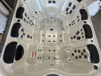 2022 Bullfrog Spa A9L hot tub S#304706