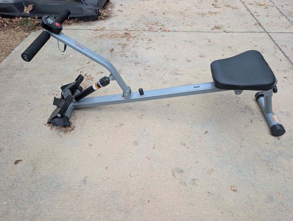 Sunny Health & Fitness Compact Hydraulic Rower with 12-Level Resistance