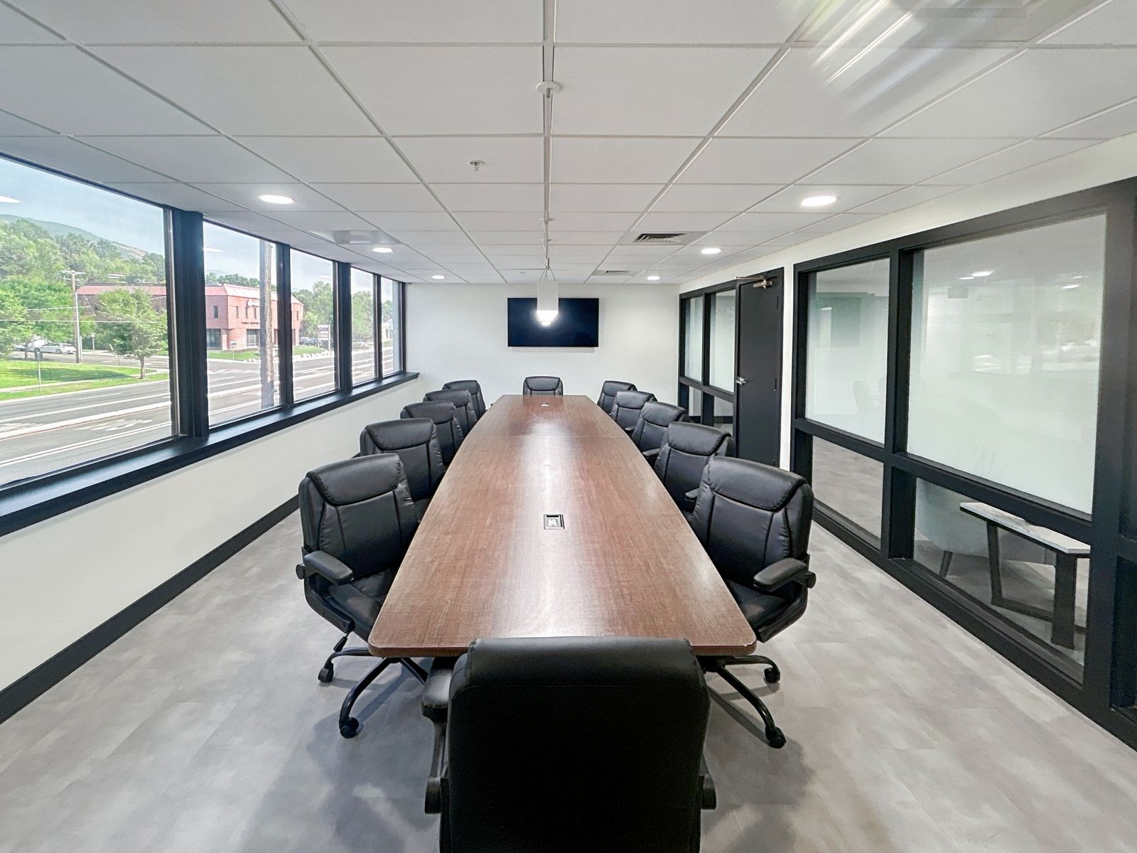 Need a Meeting Room FAST? Rent by the Hour at Regus on Harrison Blvd!							