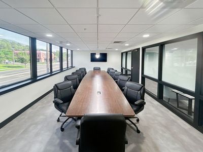 Need a Meeting Room FAST? Rent by the Hour at Regus on Harrison Blvd!