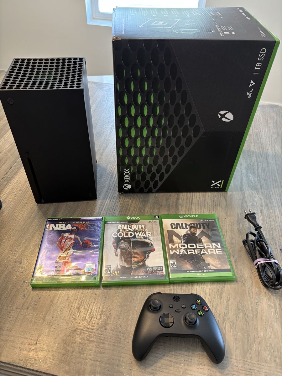 Xbox Series X, controller, 3 games