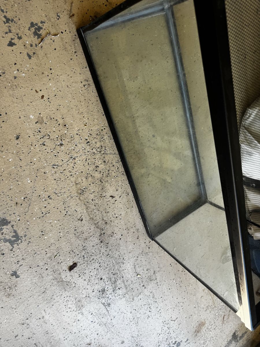 Glass Terrarium Tank with Screen Top Used