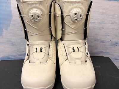 Lightly Used 2026 Thirtytwo W's Lashed Db White Women's Snowboard Boot - 7.5W US
