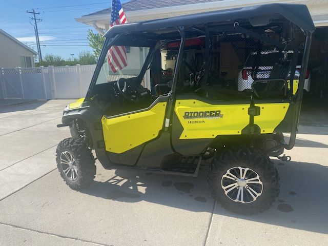 2018 Honda Pioneer 1000-5 Deluxe