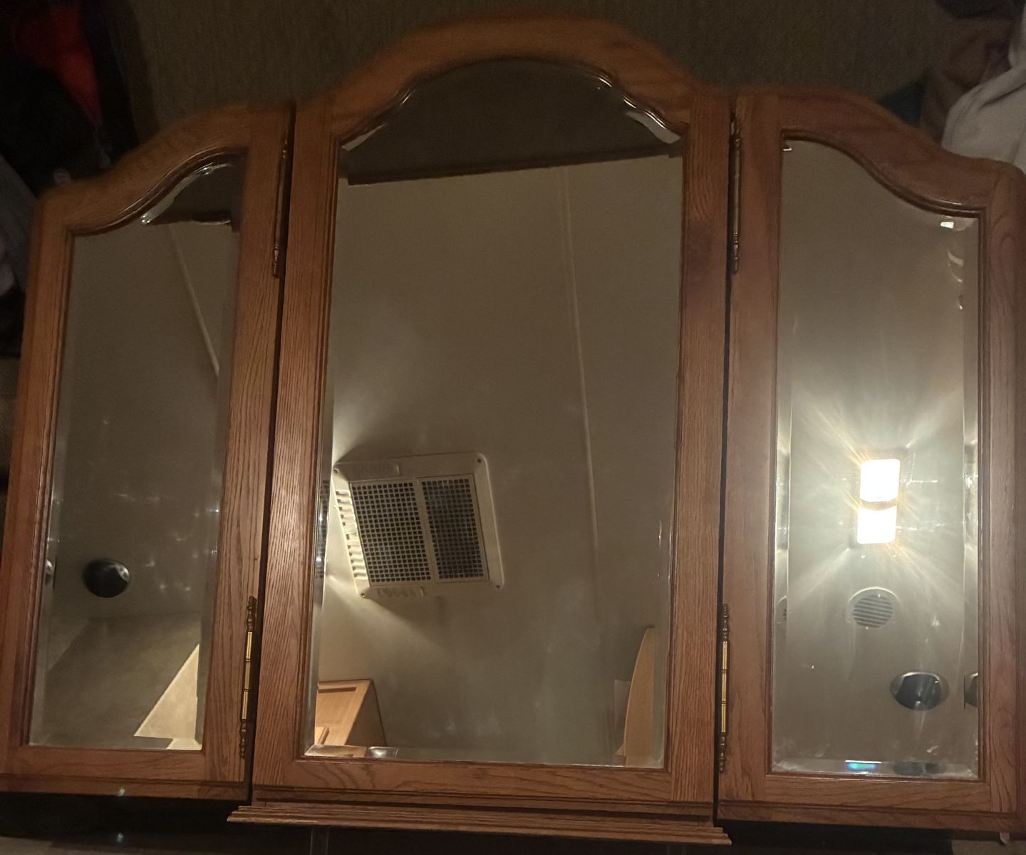 Trifold mirror with jewelry box