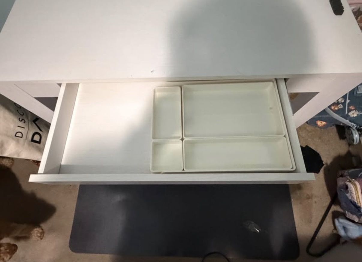 Main image 3