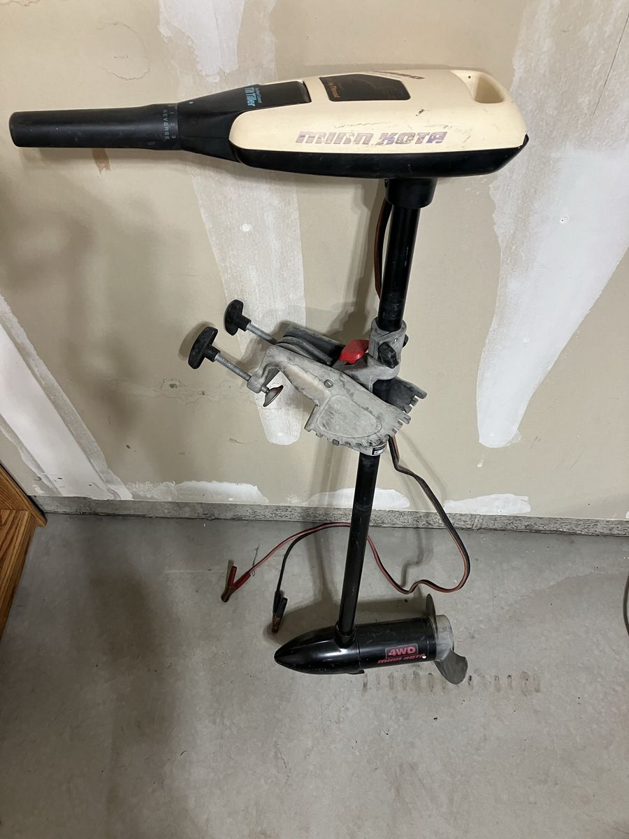 Electric trolling motor/ fishing gear 