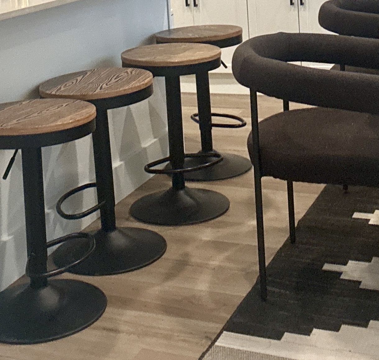 Modern Adjustable Swivel Bar Stool with Wood Grain Seat & Black Metal Base