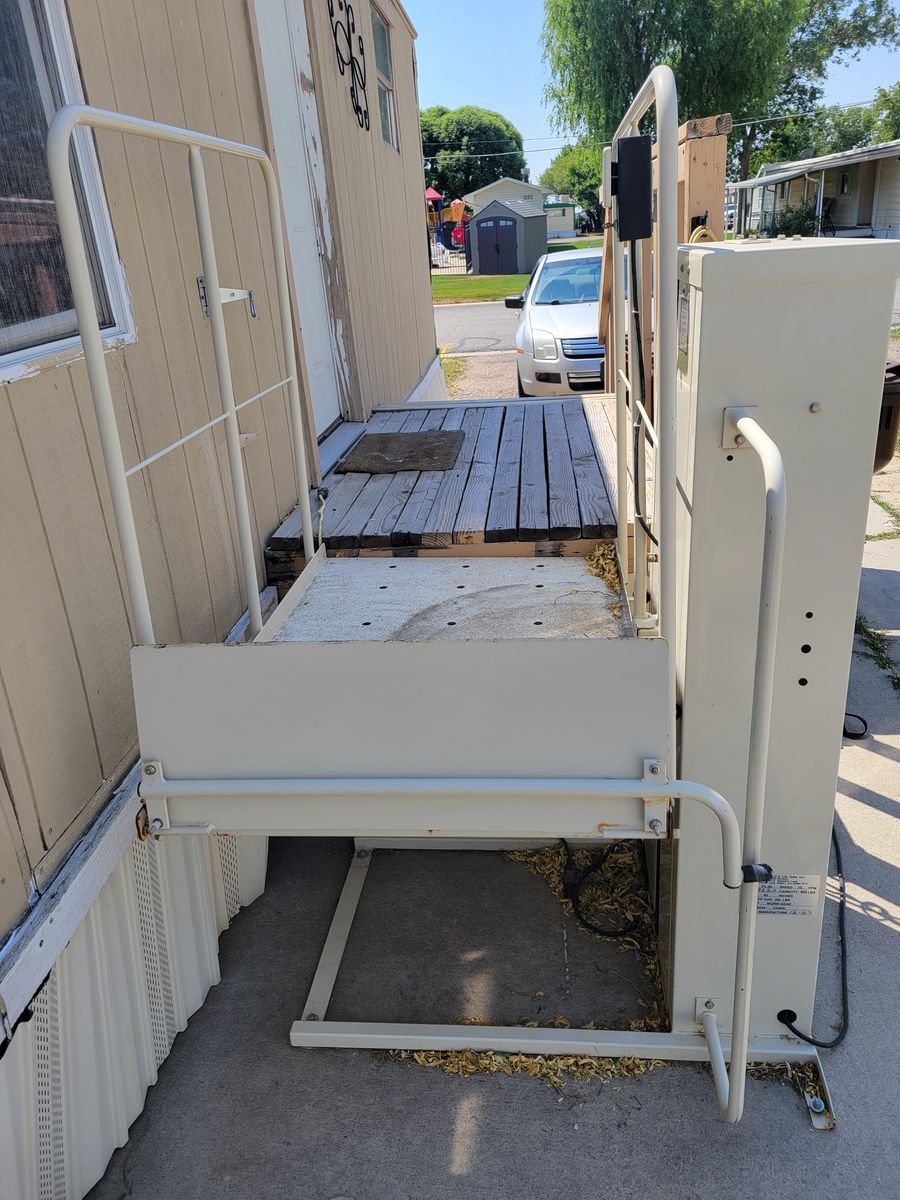Handicap lift/elevator
