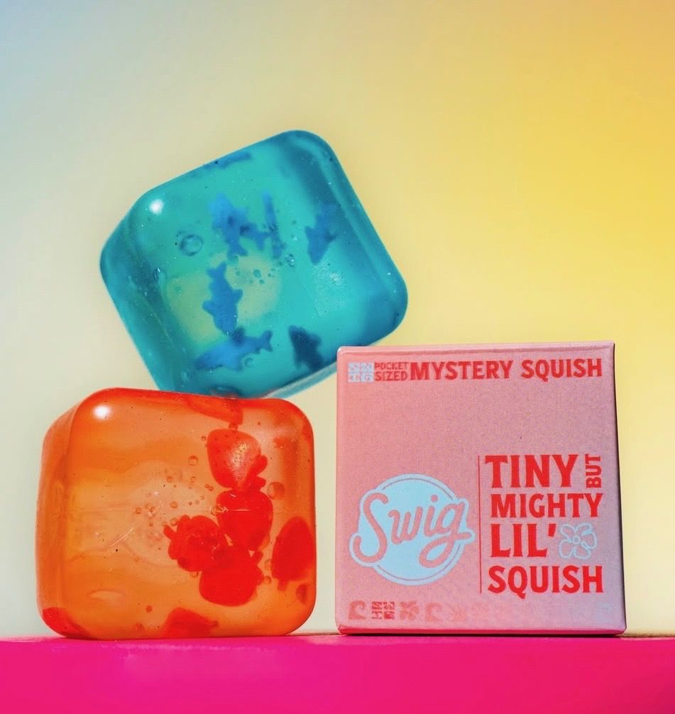 Swig shark little squishy 