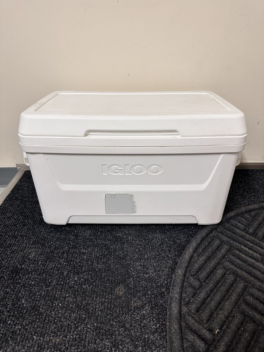 Igloo White Cooler 48qt Ice Chest