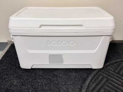 Igloo White Cooler 48qt Ice Chest