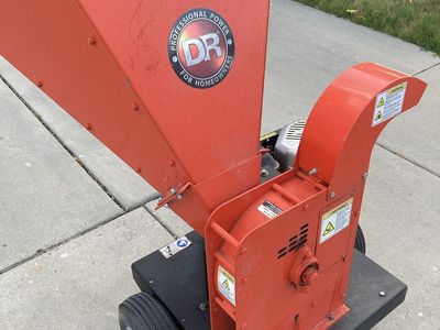 DR Home Tree Chipper