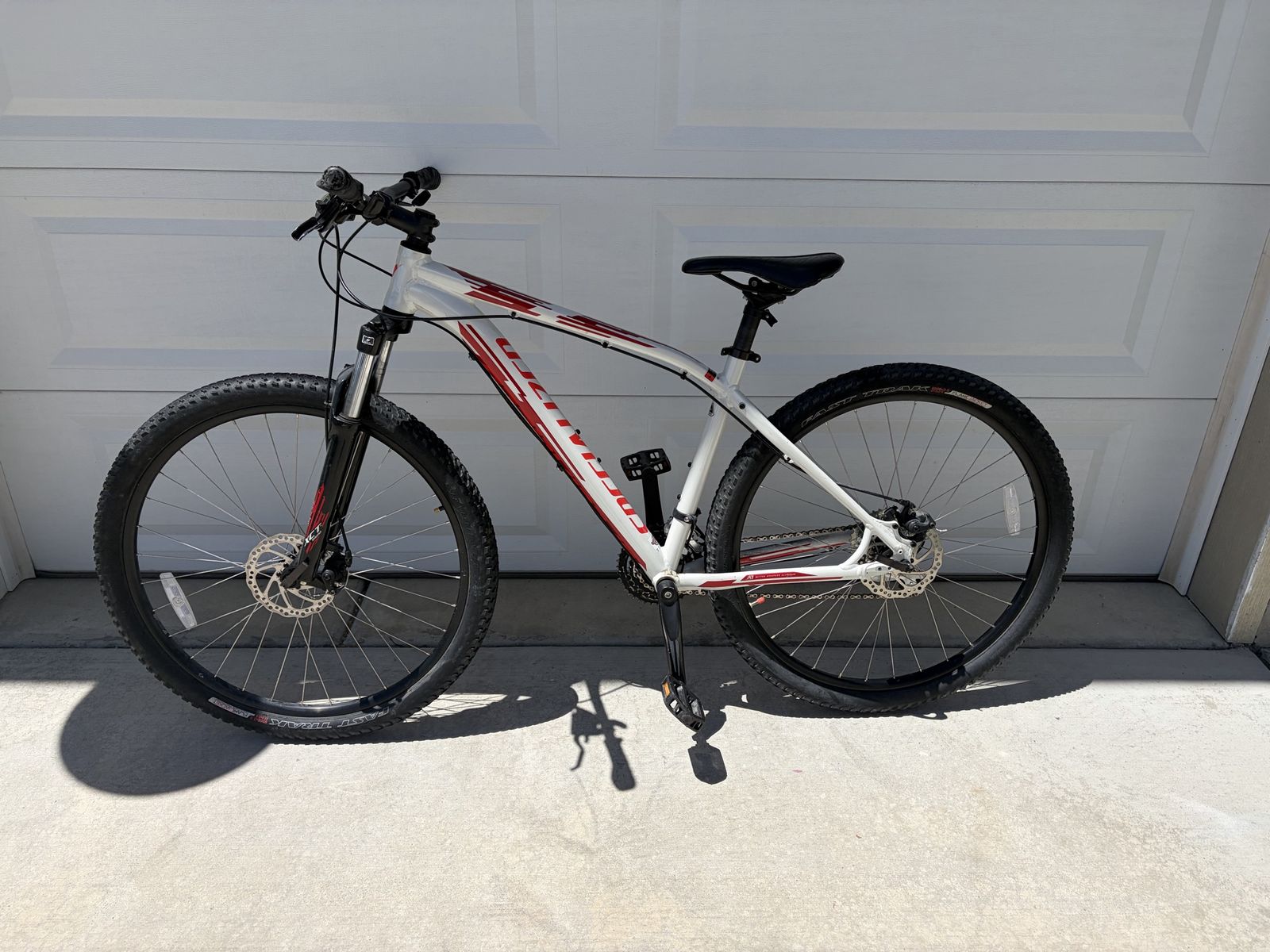 Specialized Men’s Mountain Bike