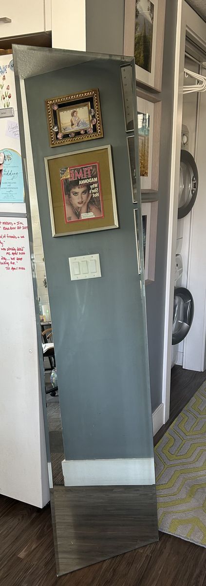 FLOOR LENGTH FLOOR BEVELED MIRROR