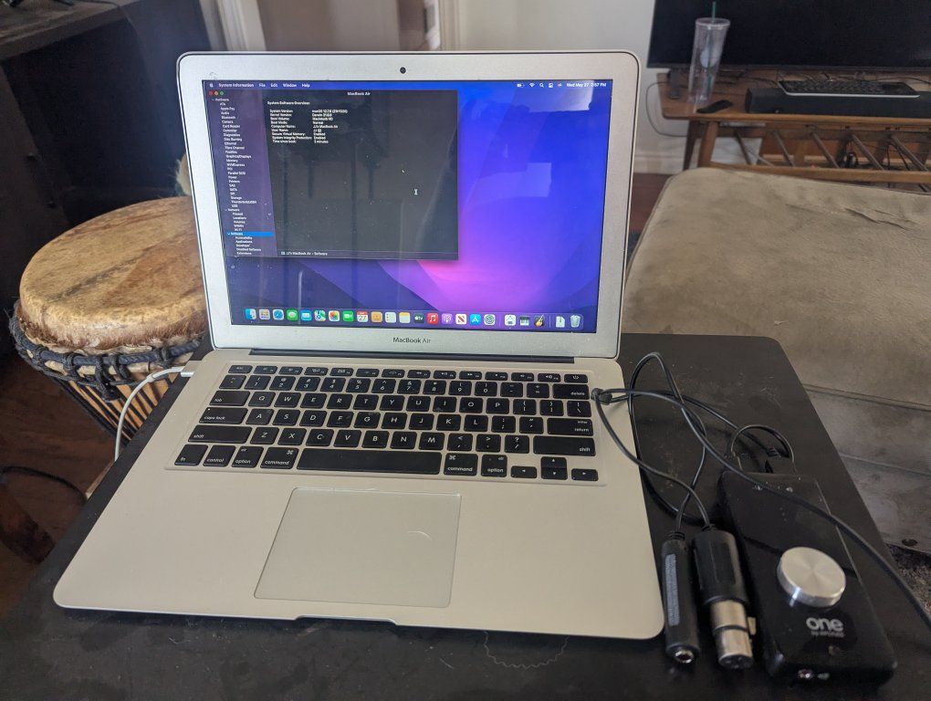 2015 MacBook Air 13" i5 / 8GB RAM / Charger + Apogee One + Microphone Included