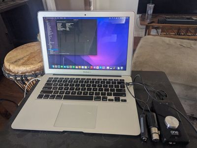 2015 MacBook Air 13" i5 / 8GB RAM / Charger + Apogee One + Microphone Included