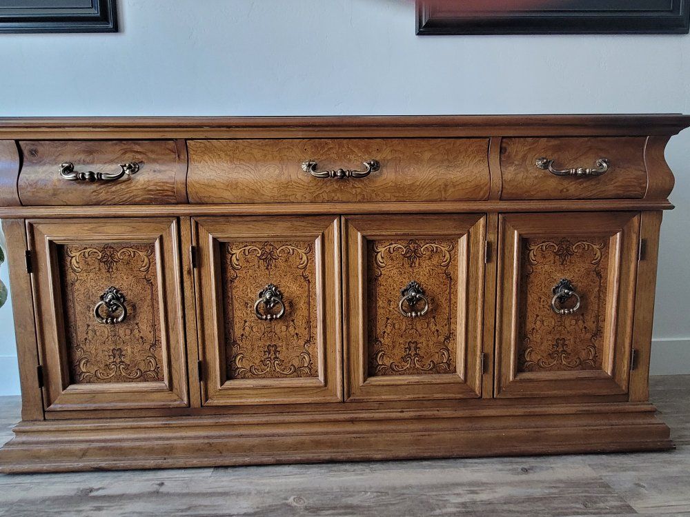 Bernhardt Traditional Wooden Sideboard Buffet w/ 3 Drawers & 4 Cabinets