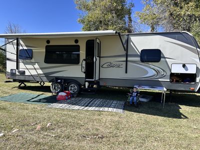 2018 Keystone Cougar 35 ft Travel Trailer - Cold Weather Package