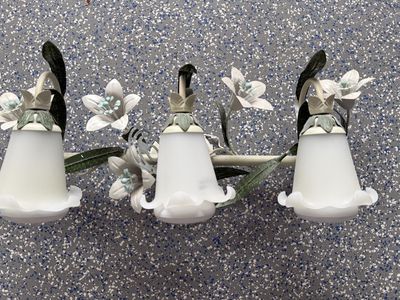 3 Bulb Green Leaf Flower Light Fixture