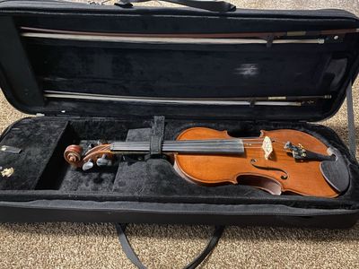 Violin with Case and Two Bows - Used Musical Instrument for Beginner to Intermediate Players