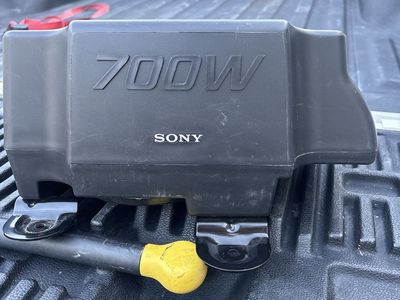 Sony 700W Car Audio Subwoofer/Amplifier Enclosure - Powerful Bass Boost for Your Ride