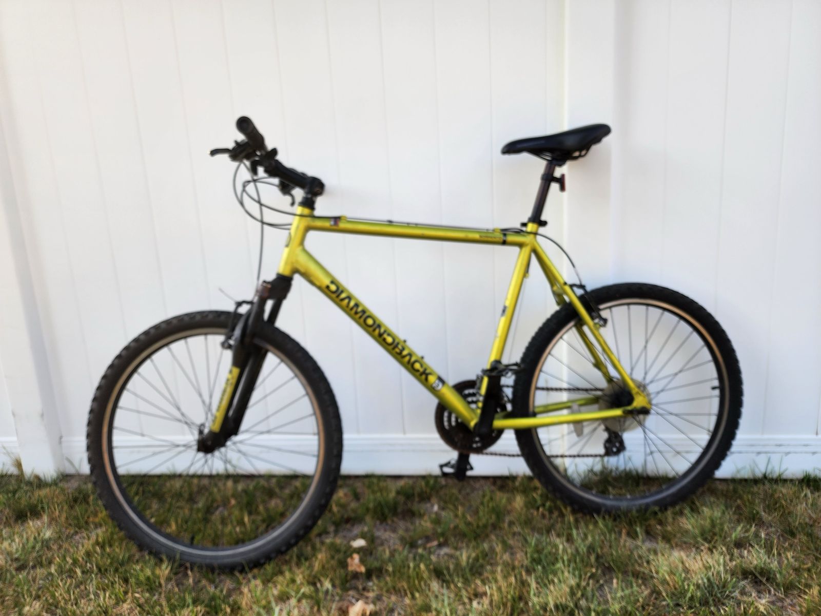 Diamondback Mountain Bike - XL Frame, Shimano 7-Speed, Yellow/Black