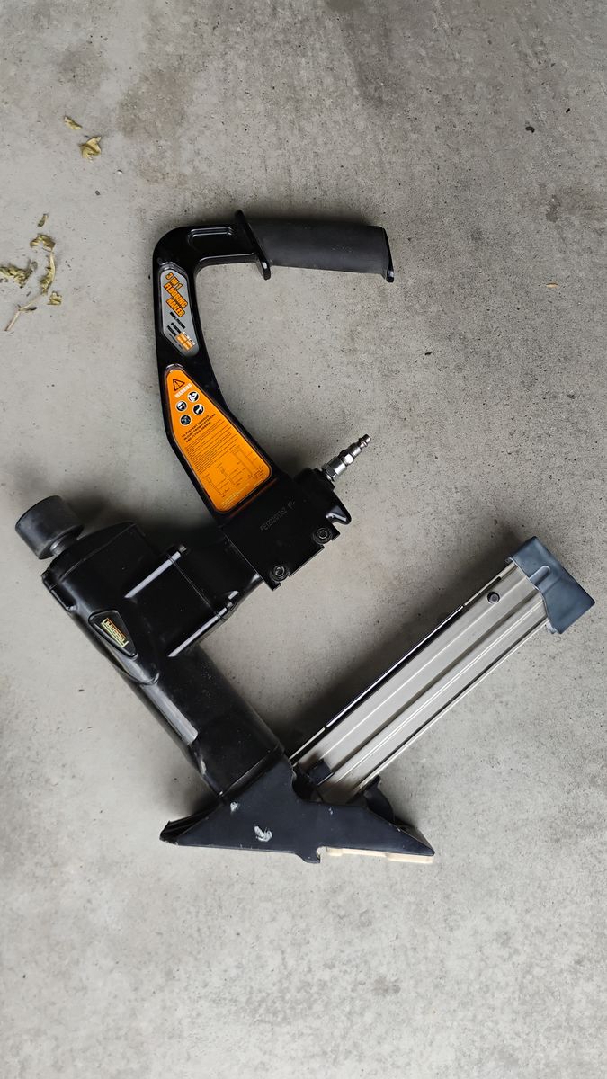 Freeman flooring nailer with case and accessories