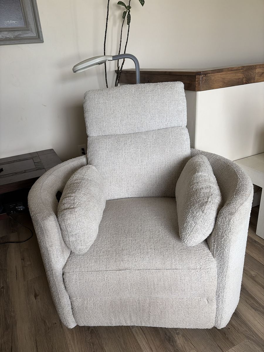Parkerhouse luxury recliner
