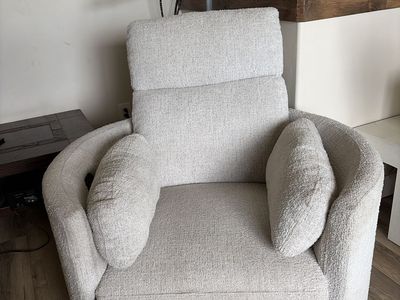 Parkerhouse luxury recliner