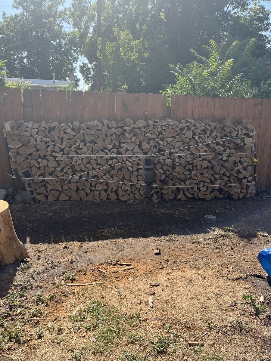 Firewood, Seasoned Hardwood, Bulk Quantity for Fireplaces & Outdoor Use